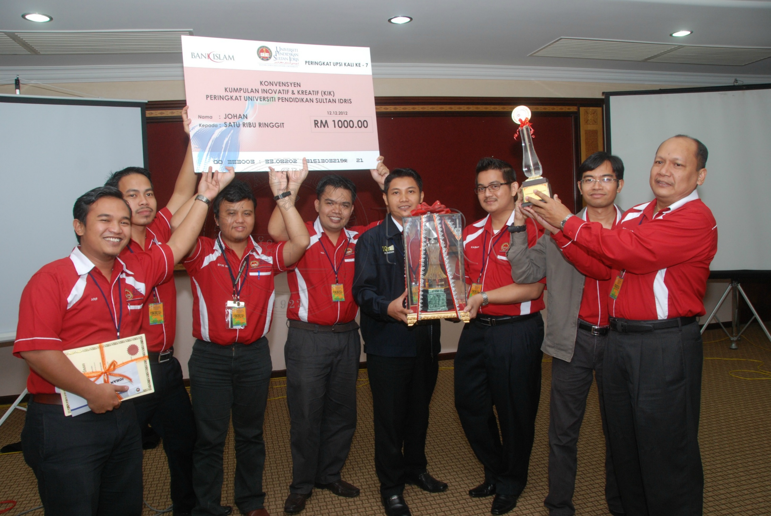 PRO 12 139 KIK DSC 9612